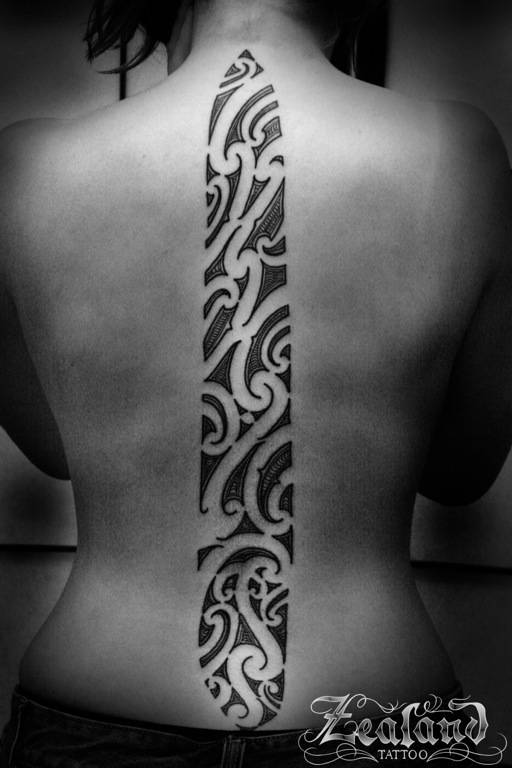 Best Grey Ink Spine Tattoo For Men