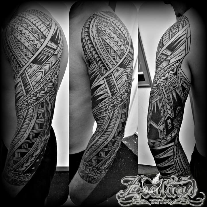 Taitai Leader to guide Samoan This half sleeve tattoo was prepared for  a warrior who embarked on  Half sleeve tattoo Sleeve tattoos Tribal  shoulder tattoos
